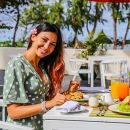 Delphine Wespiser, Miss France 2012, en vacances au So Sofitel