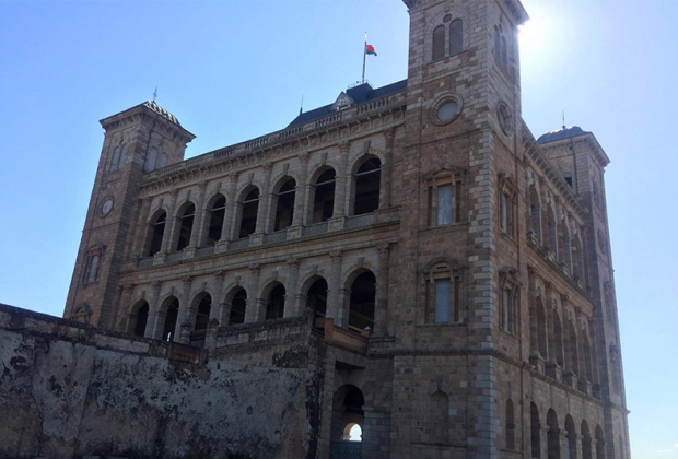 Le Palais de la Reine, principal monument d'Antananarivo - Travel-Iles